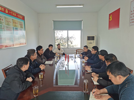 GH農(nóng)村局賀局慰問房巍飚2_副本.jpg GH農(nóng)村局賀局慰問房巍飚2_副本.jpg