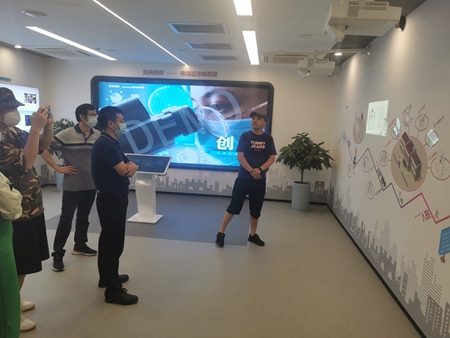 集團(tuán)黨建現(xiàn)場會(huì)2_副本.jpg 集團(tuán)黨建現(xiàn)場會(huì)2_副本.jpg